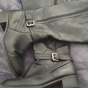 Size 7 black boots